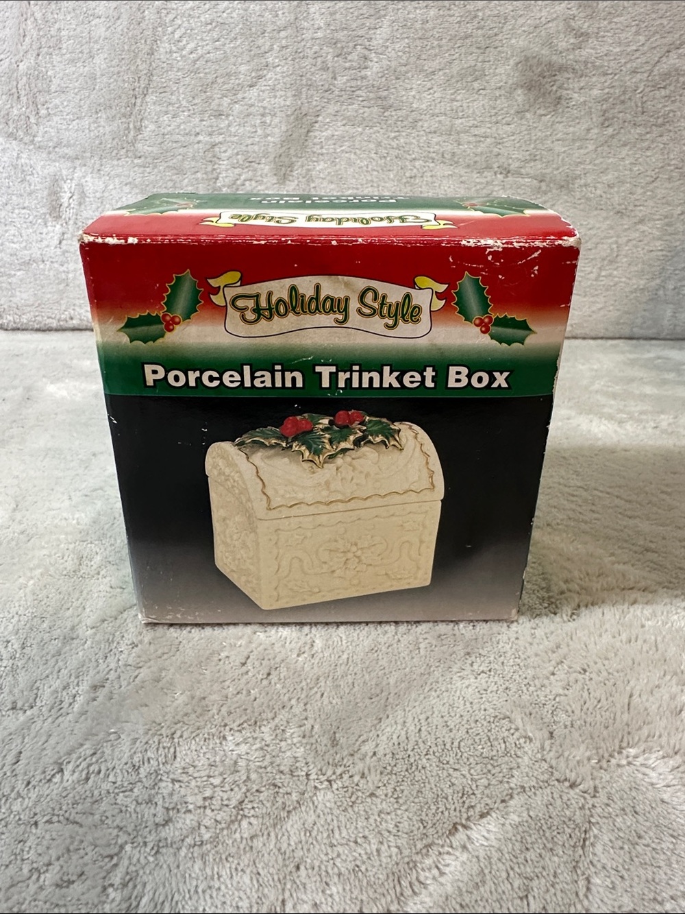 Holiday Style Porcelain Trinket Box
